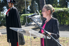 Cintorin-verano-velvyslankyna-K.M.-wursterova