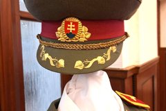 Uniforma prvého policajného prezidenta gen. Štefana Lastovku slávnostne odovzdaná do Múzea polície SR